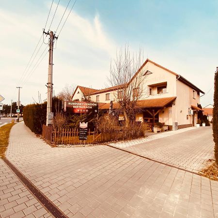Rusovsky Penzion Братислава Екстериор снимка